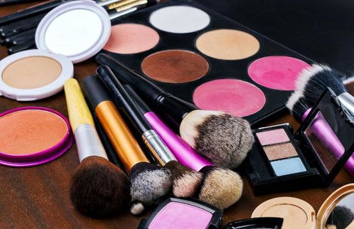 化妝品白癜風患者需謹慎，秋季治療白癜風優勢顯著——蘭州中研完美拯救